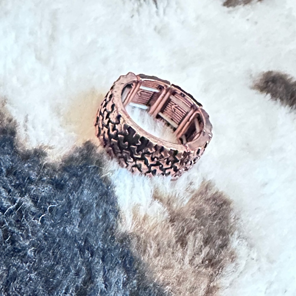 Elegant Rose Gold Textured Ring
